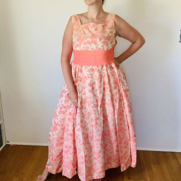 Vintage 1960s Peach Brocade Gown - Picture 3 of 10
